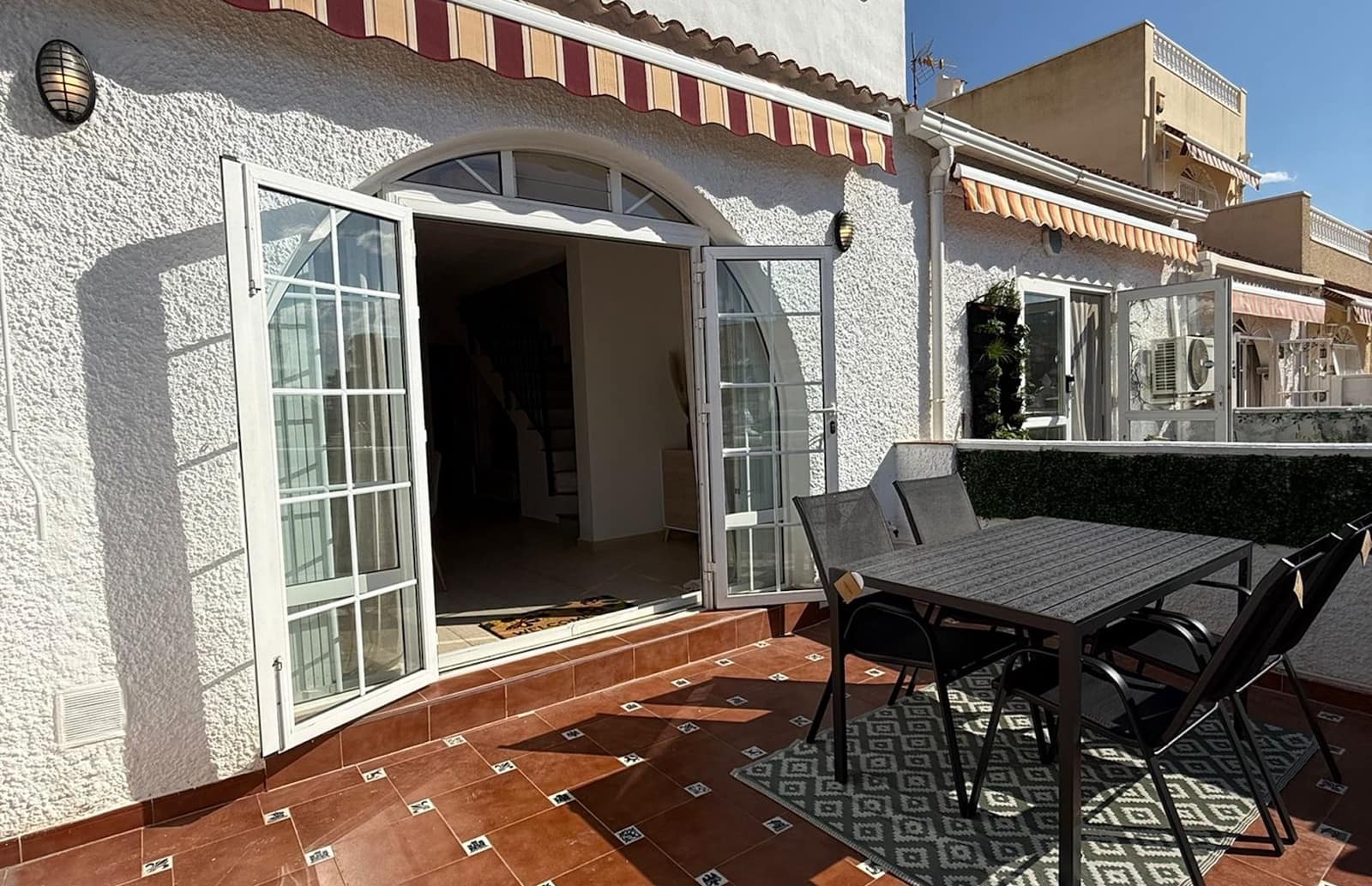 2 bedroom Townhouse for sale in El Chaparral with garage - € 187,000 (Ref: 9898579)