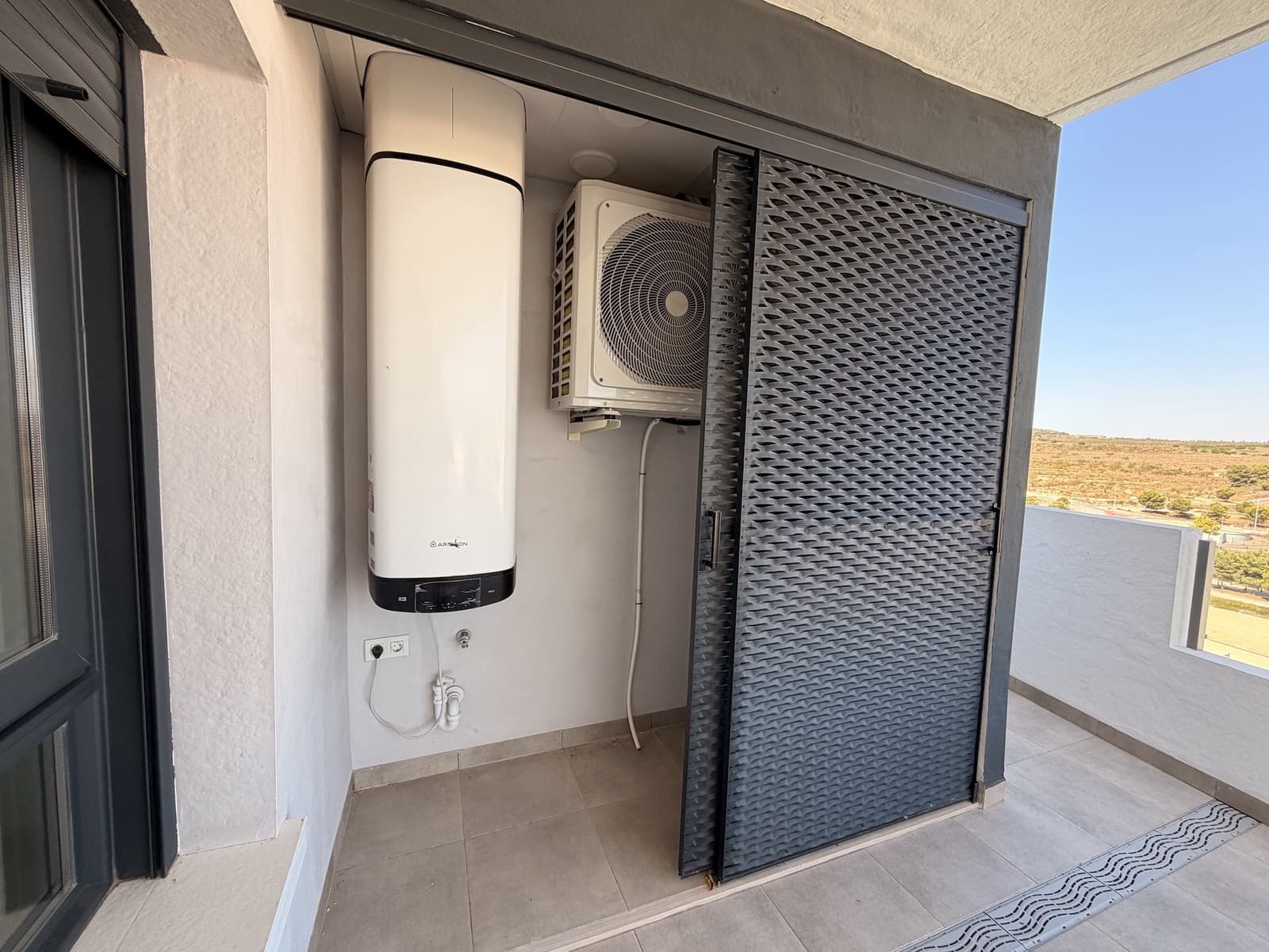 Ático de 3 habitaciones en San Miguel de Salinas en venta con piscina garaje - 395.000 € (Ref: 9948956)