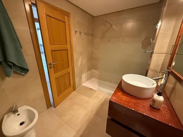 Apartamento de 2 habitaciones en La Torre Golf Resort, Torre-Pacheco en alquiler con piscina garaje - 750 € (Ref: 10009252)