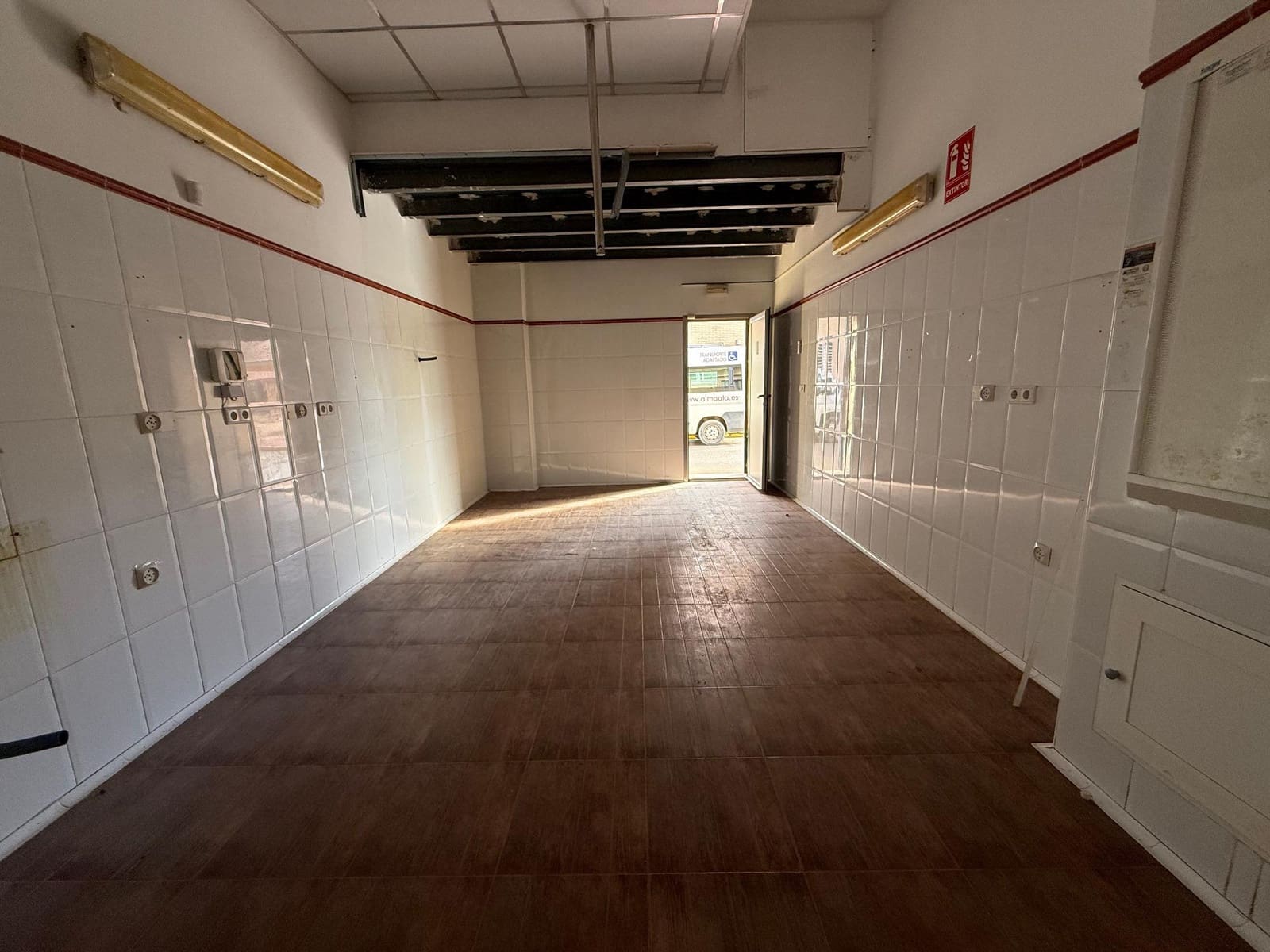 3 bedroom Commercial for rent in Roldan - € 950 (Ref: 8676464)