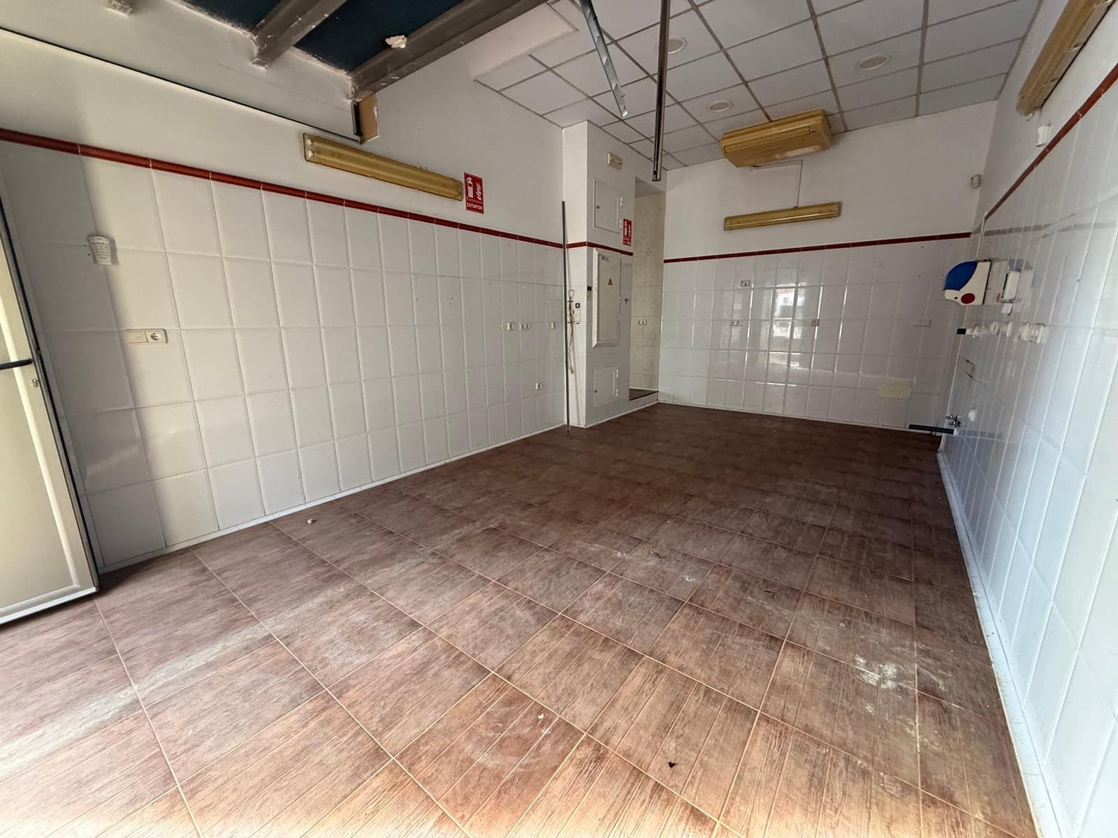 3 bedroom Commercial for rent in Roldan - € 950 (Ref: 8676464)