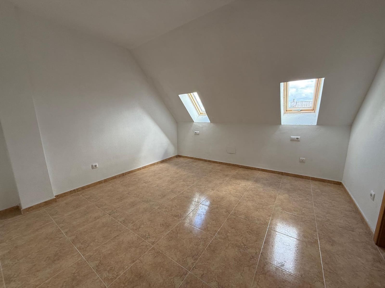 2 bedroom Flat for sale in Moratalla with garage - € 78,000 (Ref: 8676471)