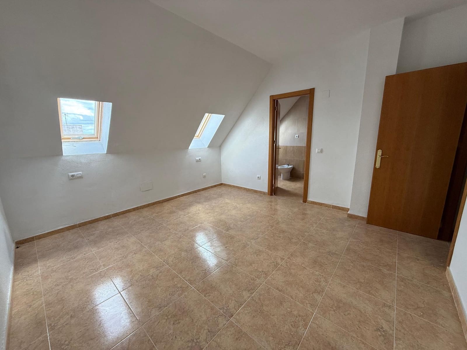 2 bedroom Flat for sale in Moratalla with garage - € 78,000 (Ref: 8676471)
