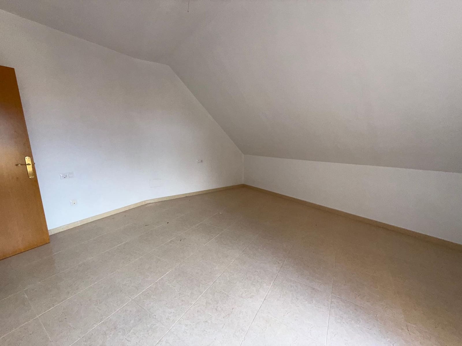 2 bedroom Flat for sale in Moratalla with garage - € 79,000 (Ref: 8676478)