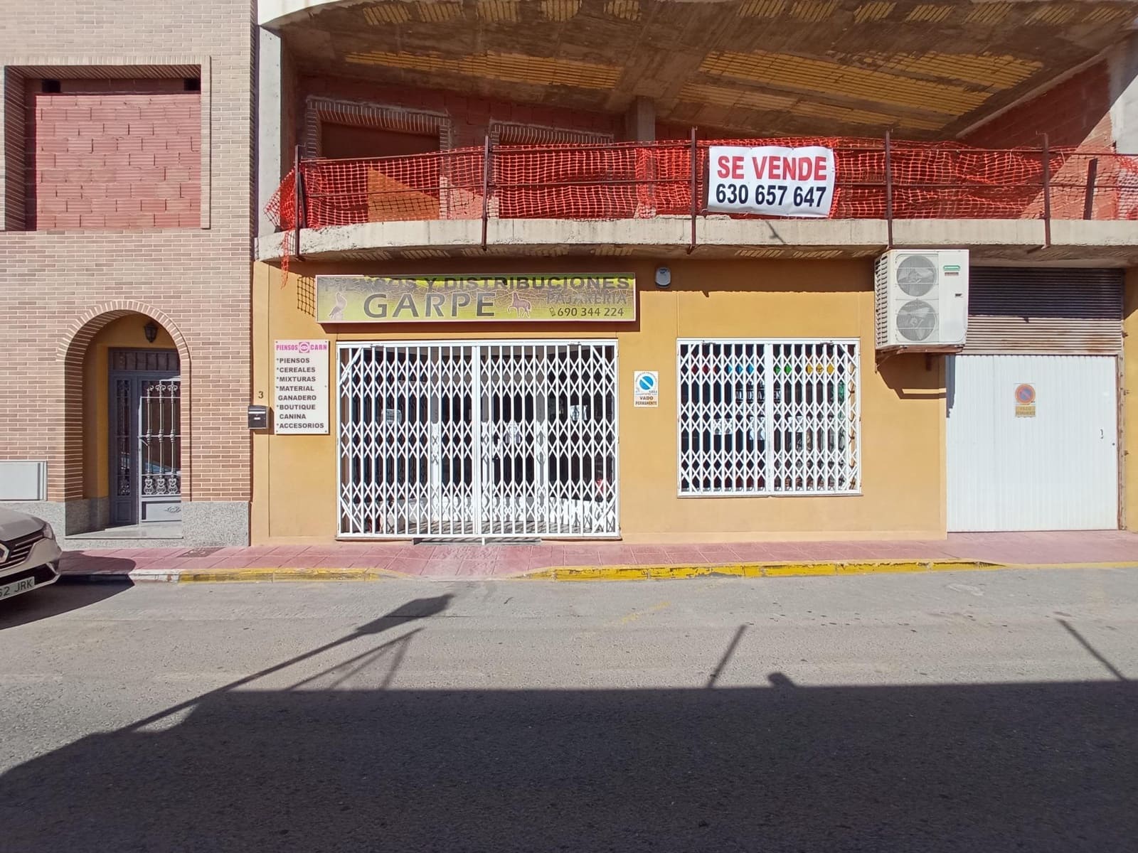 Commercial for rent in Roldan - € 600 (Ref: 8676481)