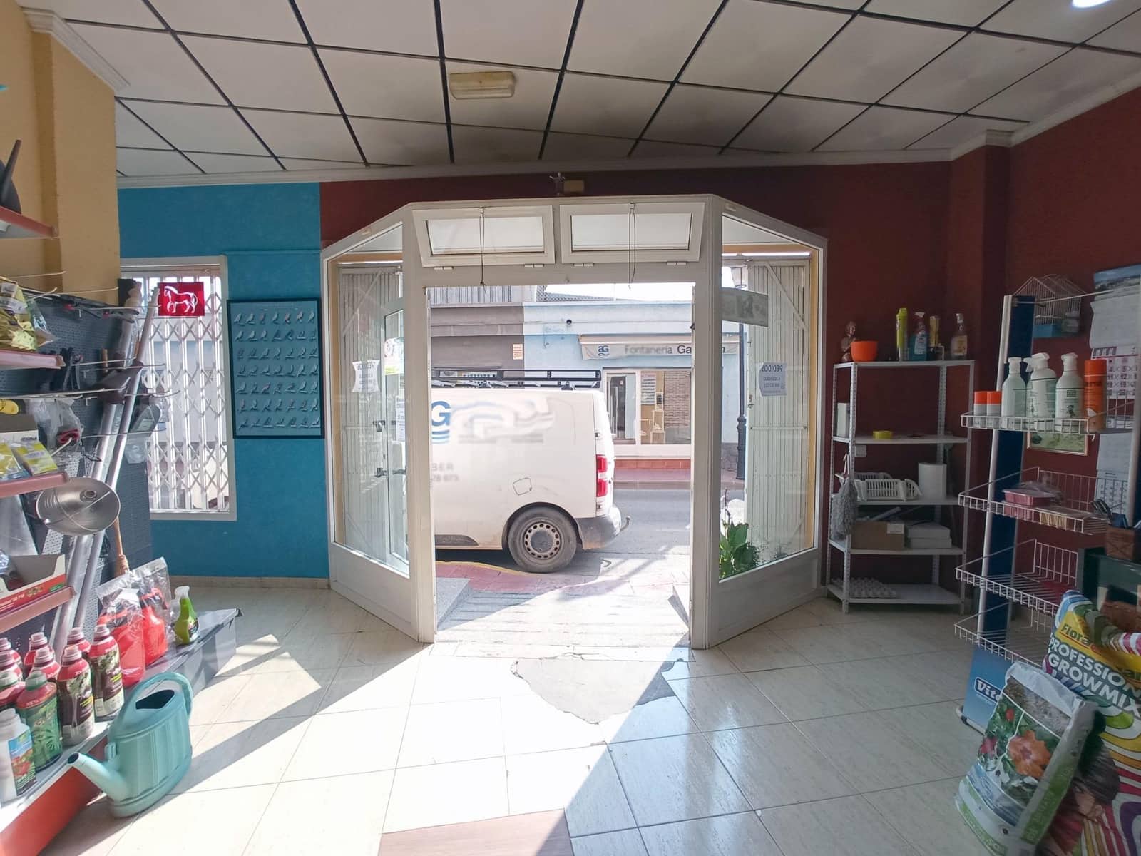 Commercial for rent in Roldan - € 600 (Ref: 8676481)