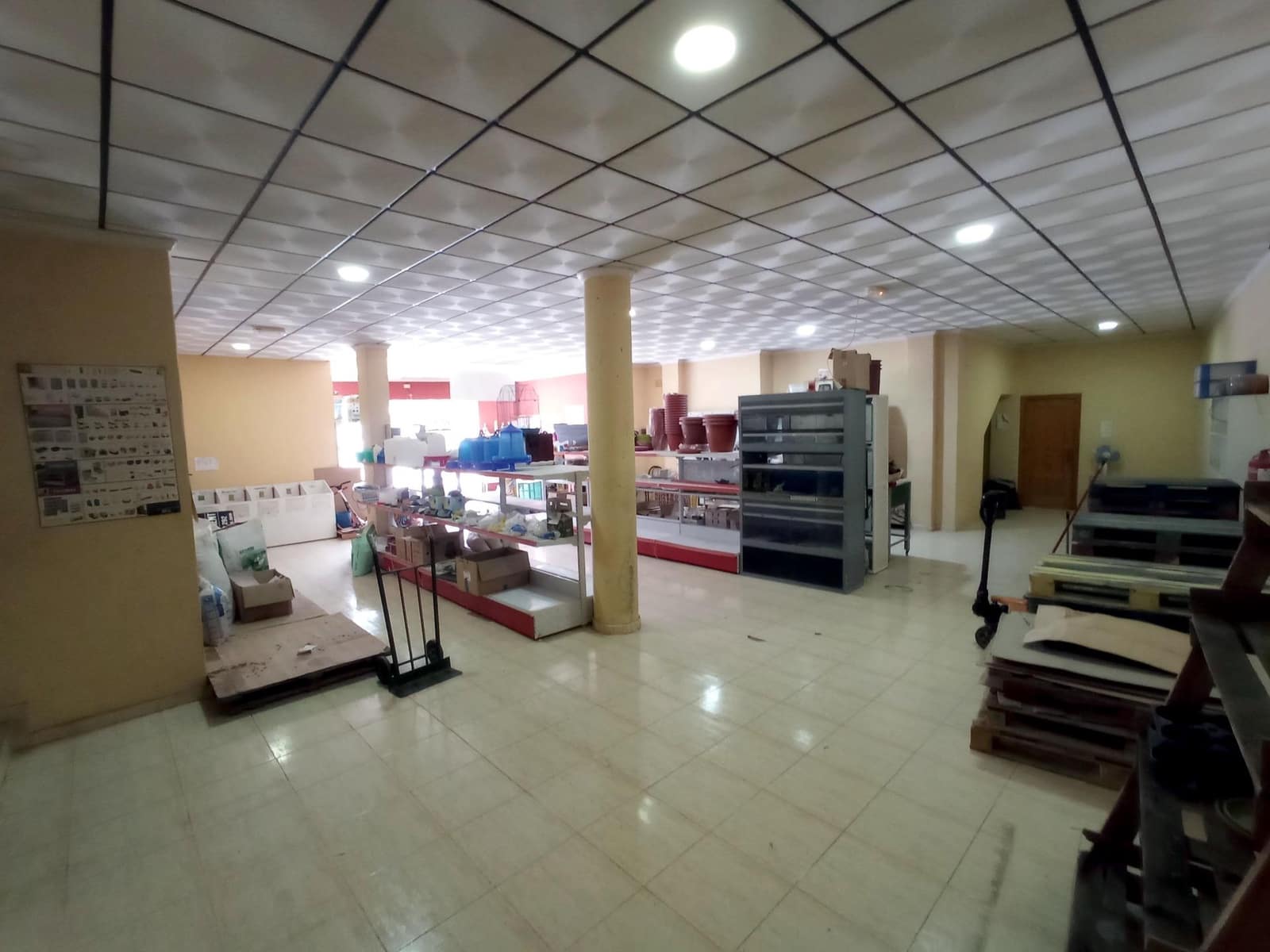 Commercial for rent in Roldan - € 600 (Ref: 8676481)