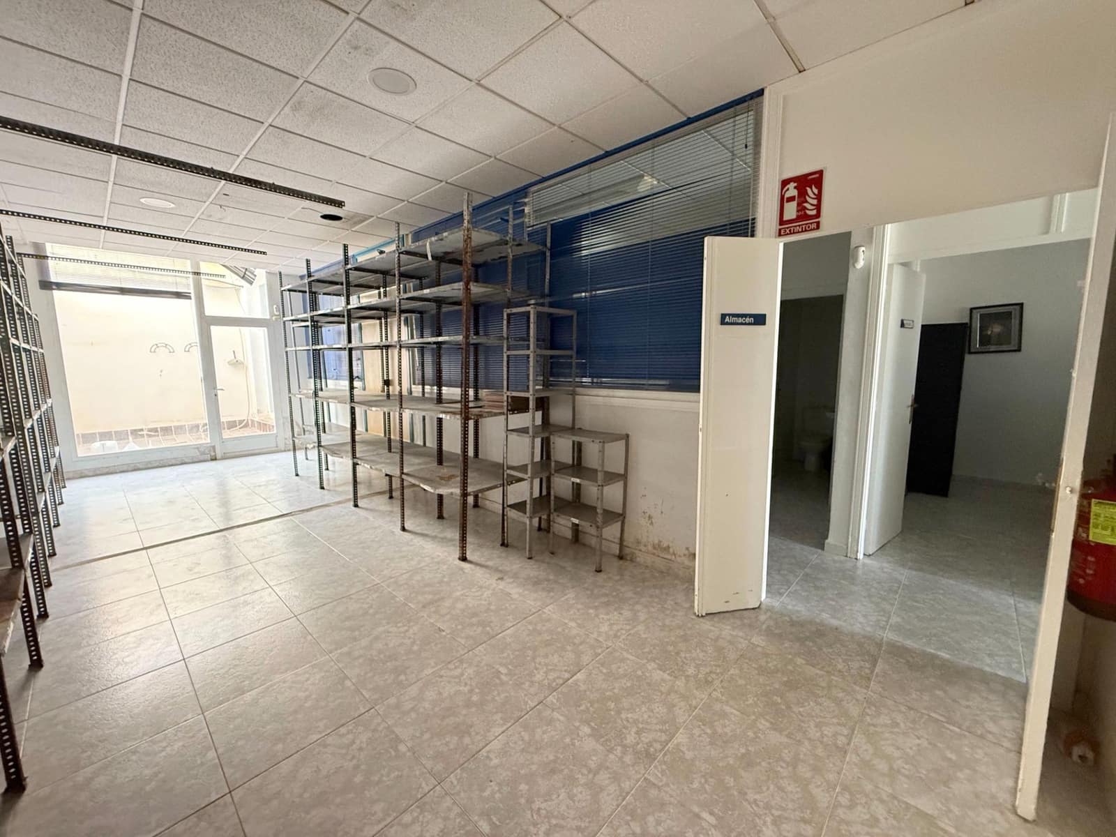 6 slaapkamer Commercieel te koop in Los Alcazares - € 170.000 (Ref: 9075265)