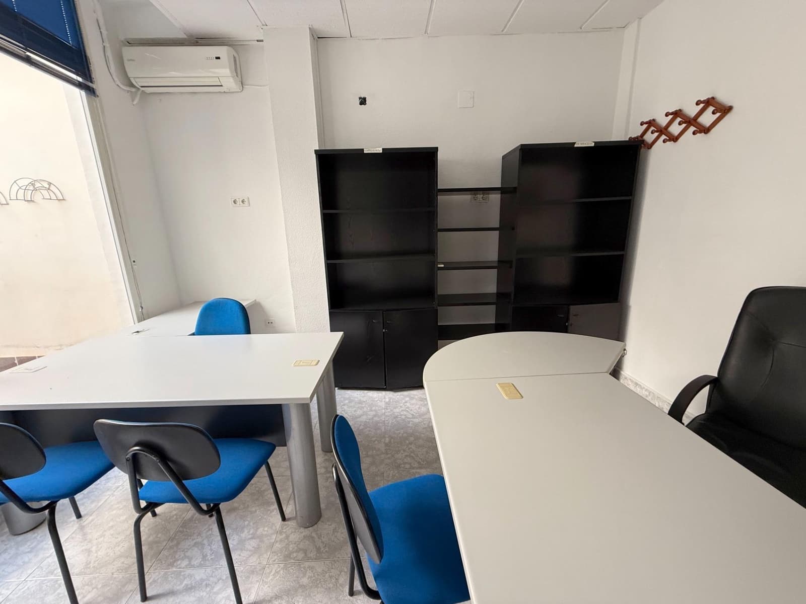 6 slaapkamer Commercieel te koop in Los Alcazares - € 170.000 (Ref: 9075265)