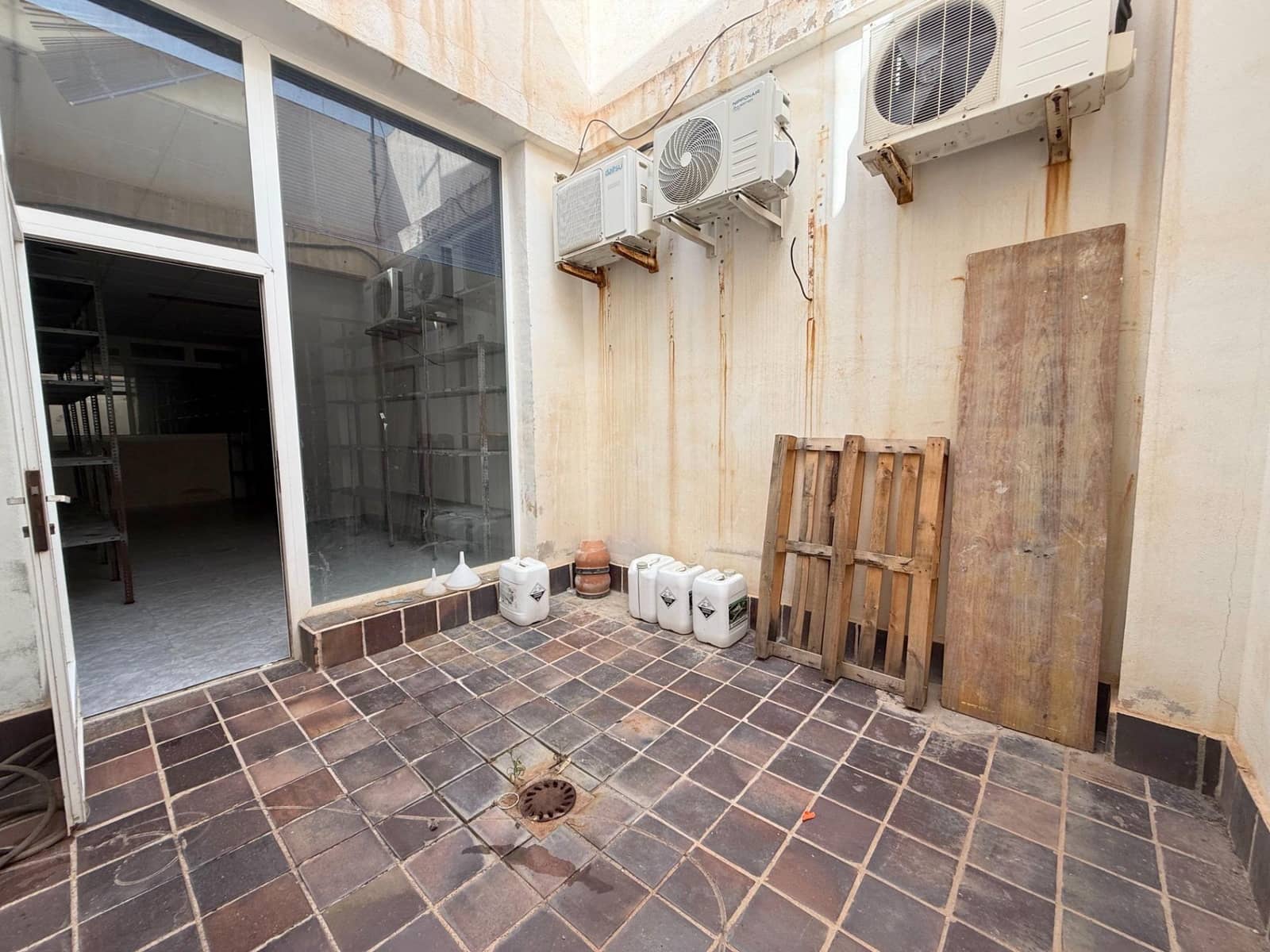6 slaapkamer Commercieel te koop in Los Alcazares - € 170.000 (Ref: 9075265)
