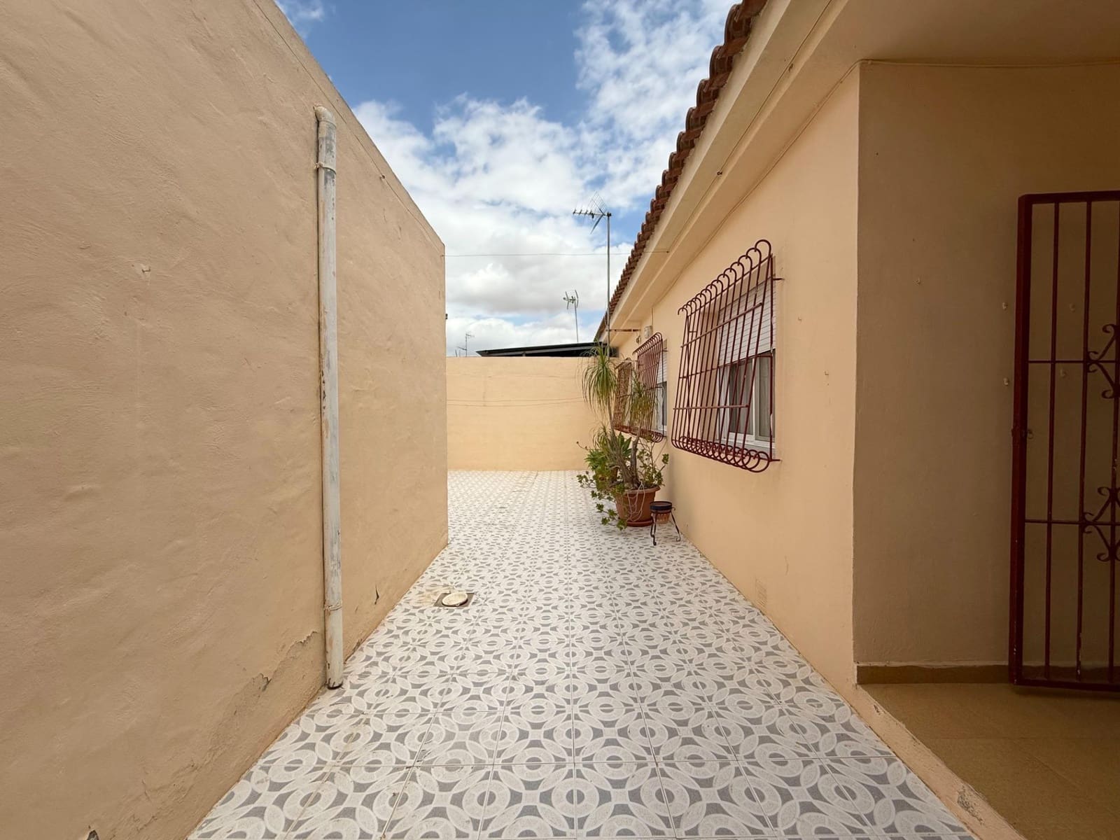 4 soveværelse Rækkehus til salg i Roldan med garage - € 165.000 (Ref: 9145708)