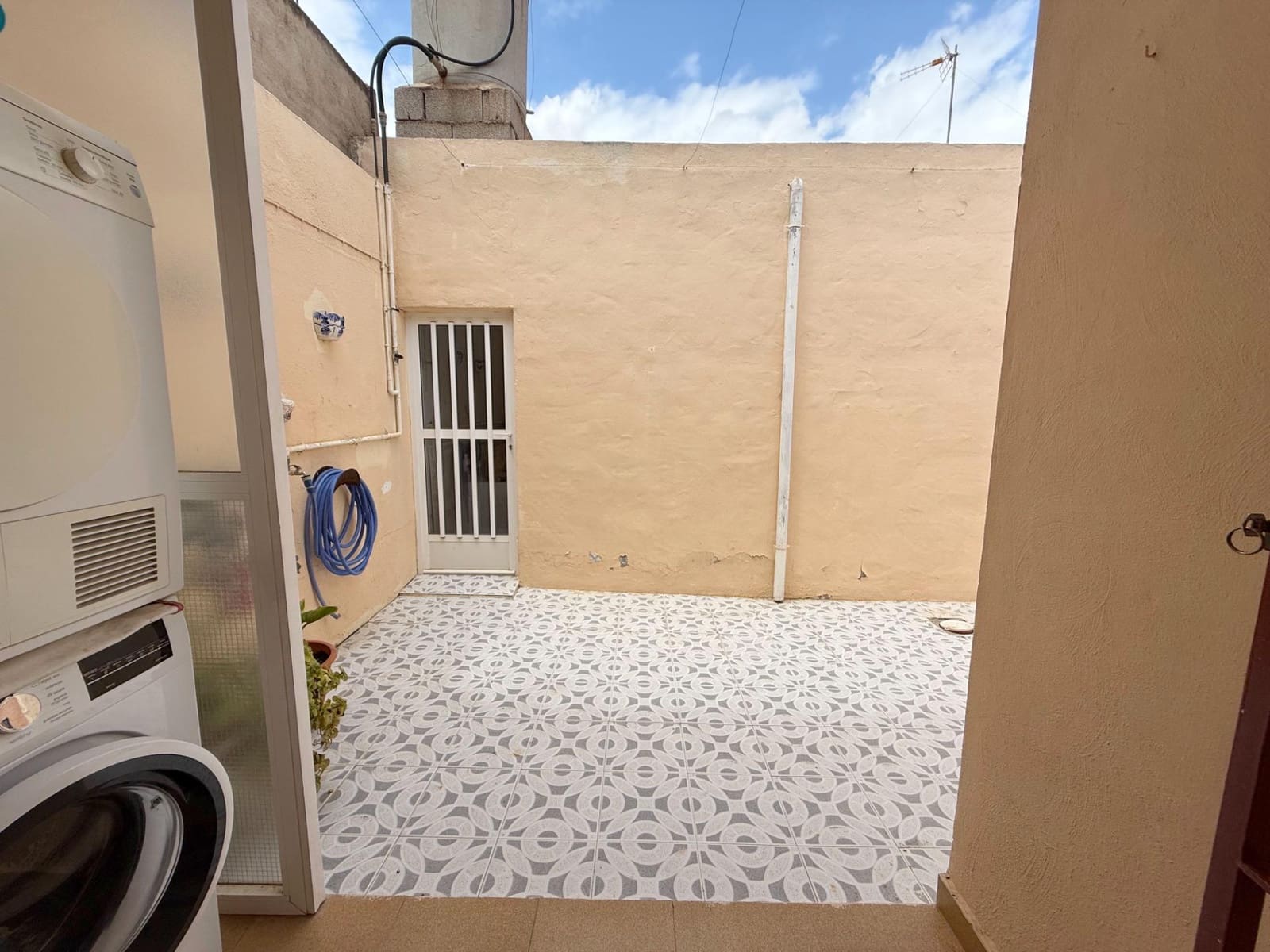 4 soveværelse Rækkehus til salg i Roldan med garage - € 165.000 (Ref: 9145708)