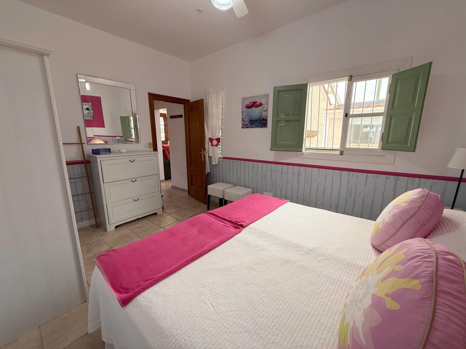 6 soveværelse Finca/Landehus til salg i Roldan med swimmingpool garage - € 600.000 (Ref: 9152385)