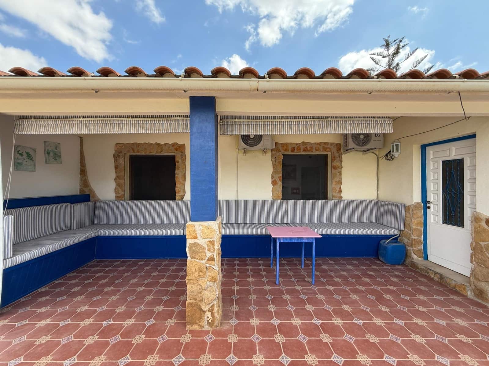 6 soveværelse Finca/Landehus til salg i Roldan med swimmingpool garage - € 600.000 (Ref: 9152385)