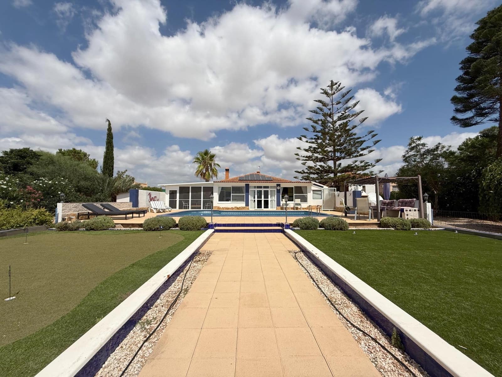 6 soveværelse Finca/Landehus til salg i Roldan med swimmingpool garage - € 600.000 (Ref: 9152385)