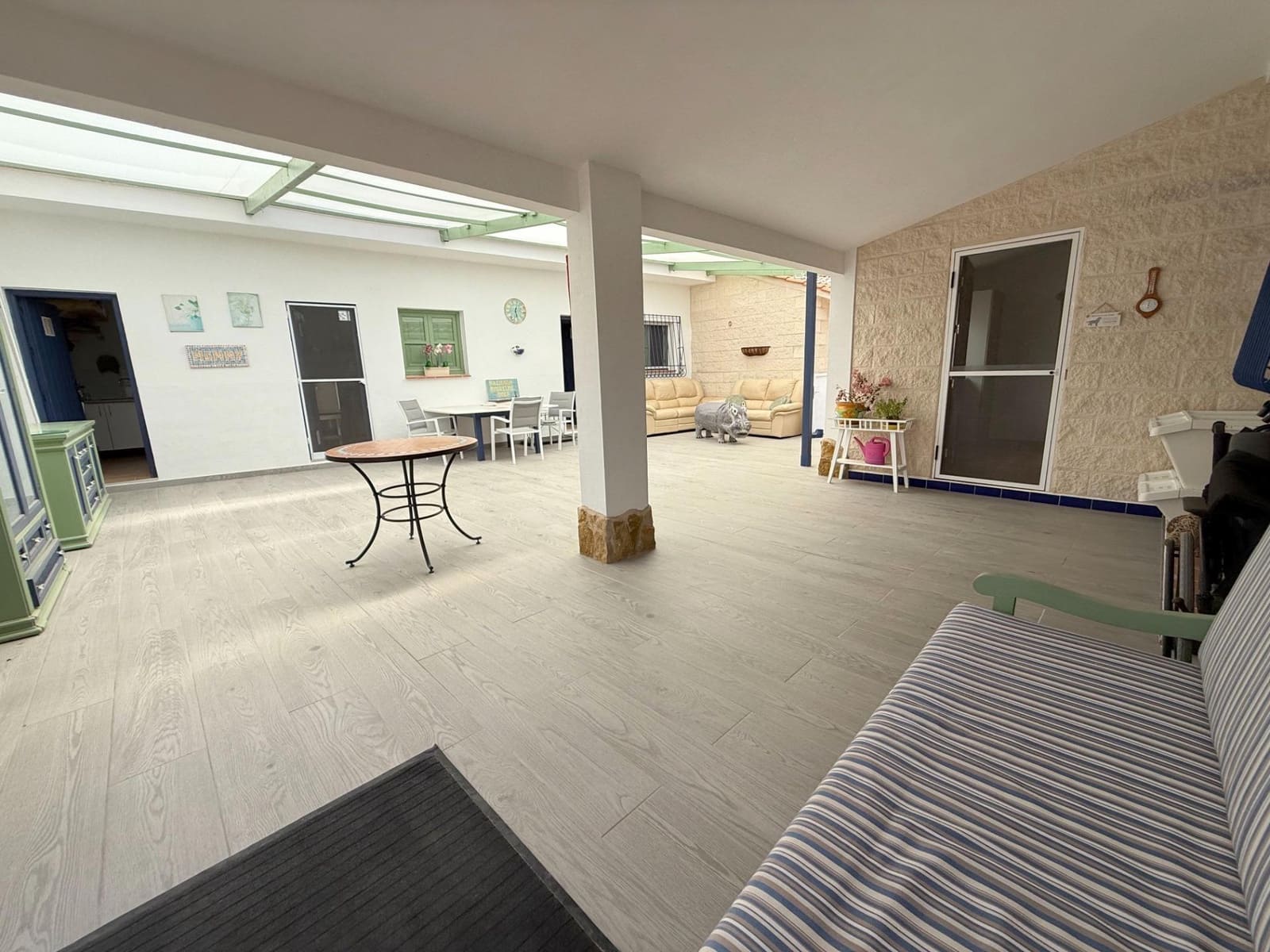 6 soveværelse Finca/Landehus til salg i Roldan med swimmingpool garage - € 600.000 (Ref: 9152385)