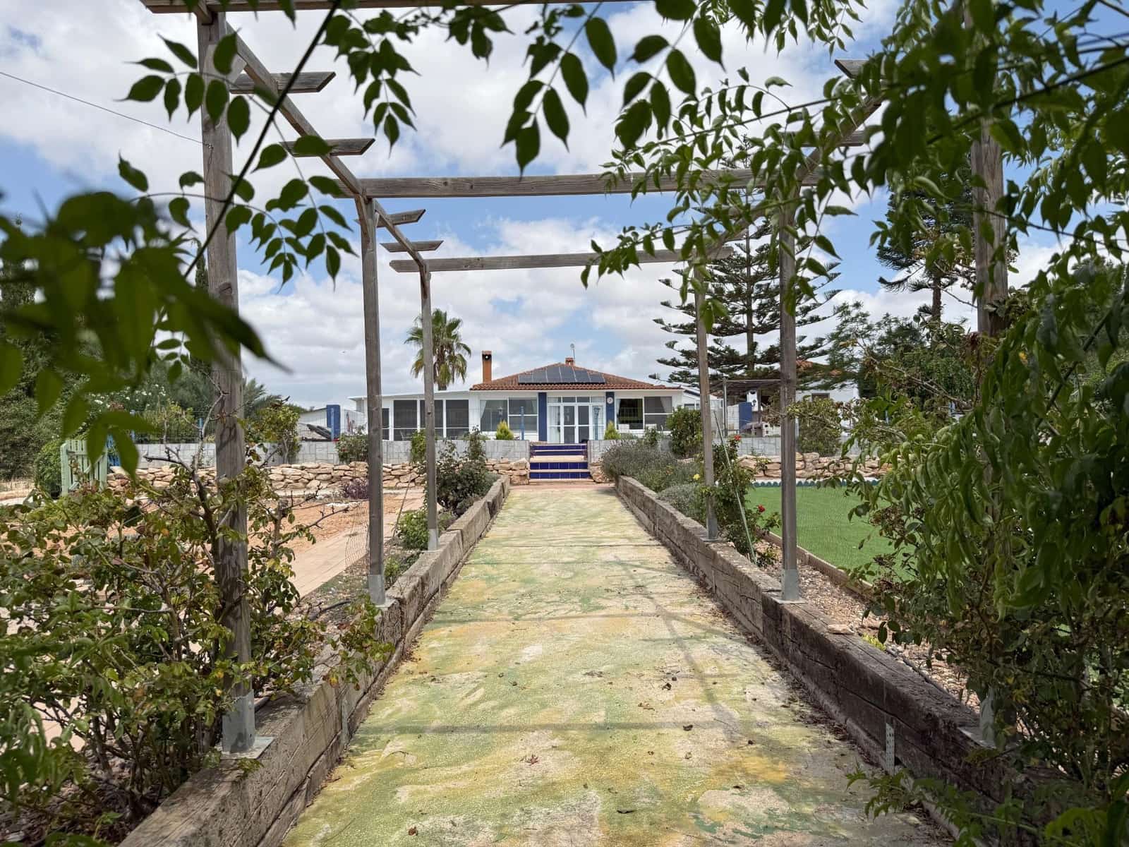 6 soveværelse Finca/Landehus til salg i Roldan med swimmingpool garage - € 600.000 (Ref: 9152385)