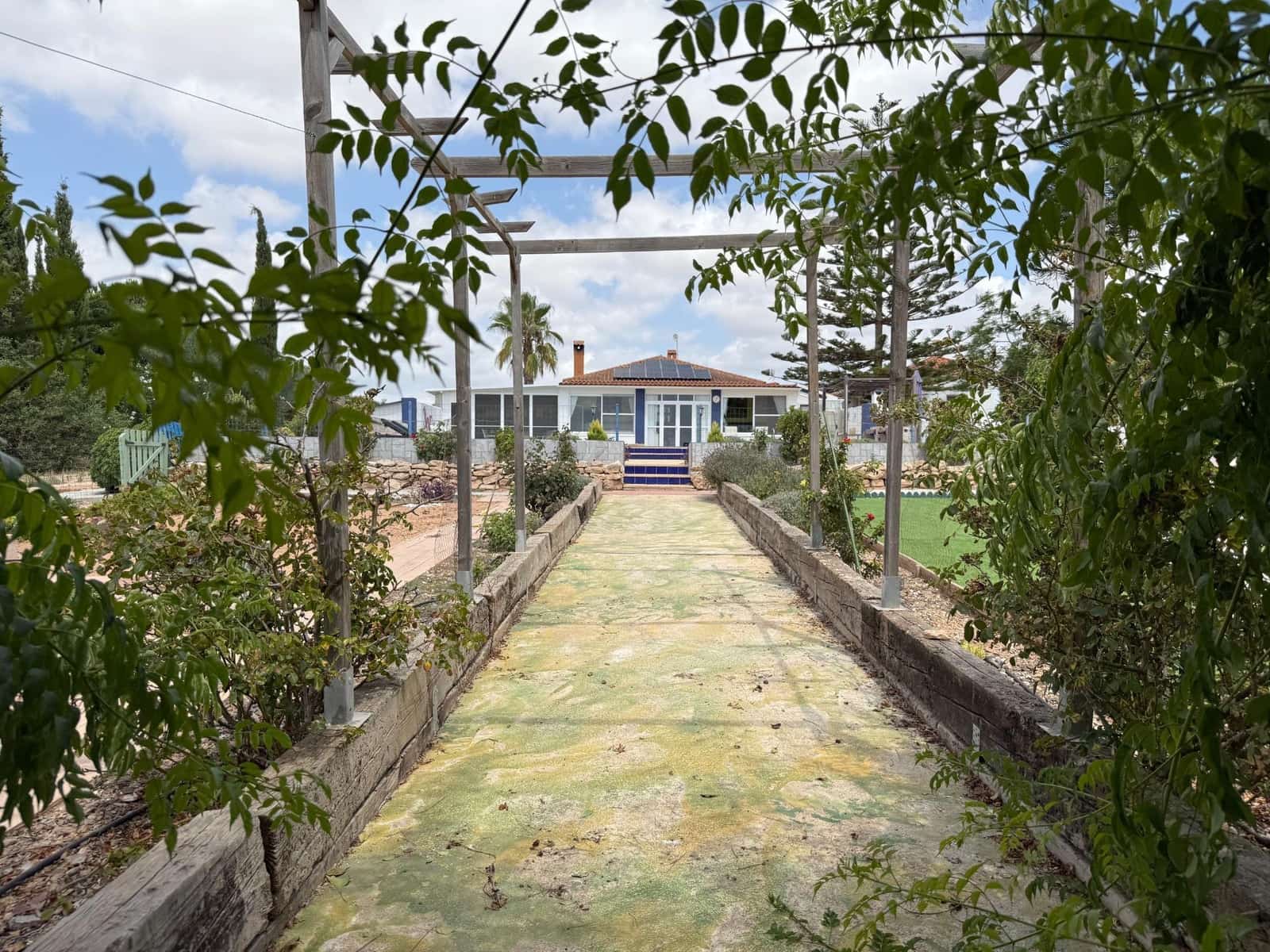 6 soveværelse Finca/Landehus til salg i Roldan med swimmingpool garage - € 600.000 (Ref: 9152385)