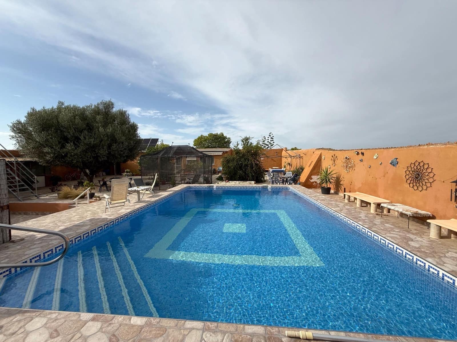 5 soveværelse Finca/Landehus til salg i Murcia by med swimmingpool - € 245.000 (Ref: 9308695)