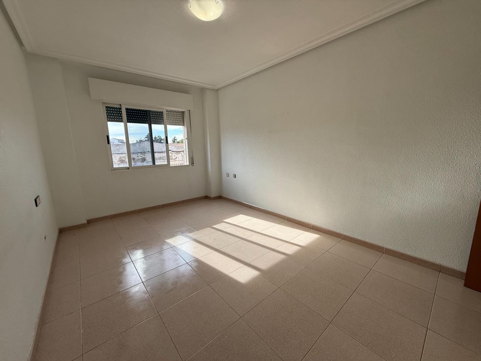 Piso de 4 habitaciones en Torre-Pacheco en alquiler - 700 € (Ref: 9440243)
