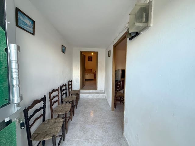 Casa de 5 habitaciones en Letur en venta - 30.000 € (Ref: 9583062)