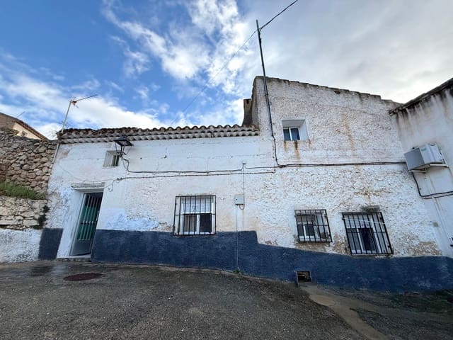 Casa de 5 habitaciones en Letur en venta - 30.000 € (Ref: 9583062)