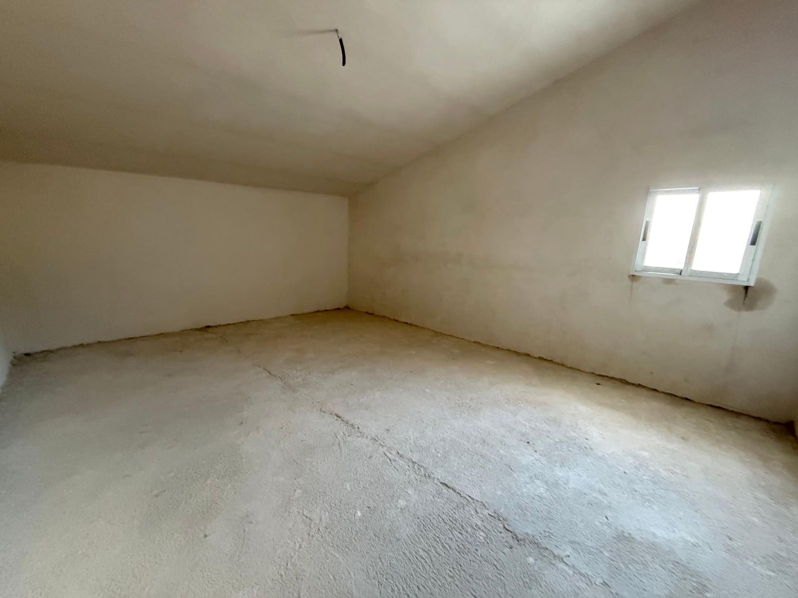 Casa de 5 habitaciones en Letur en venta - 30.000 € (Ref: 9583062)