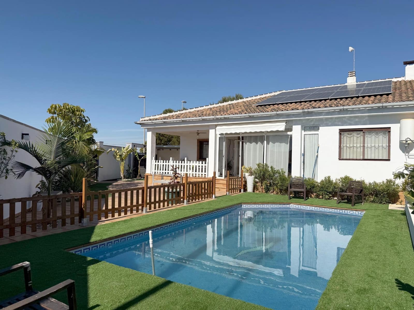 3 soveværelse Finca/Landehus til salg i Roldan med swimmingpool - € 385.000 (Ref: 9630282)