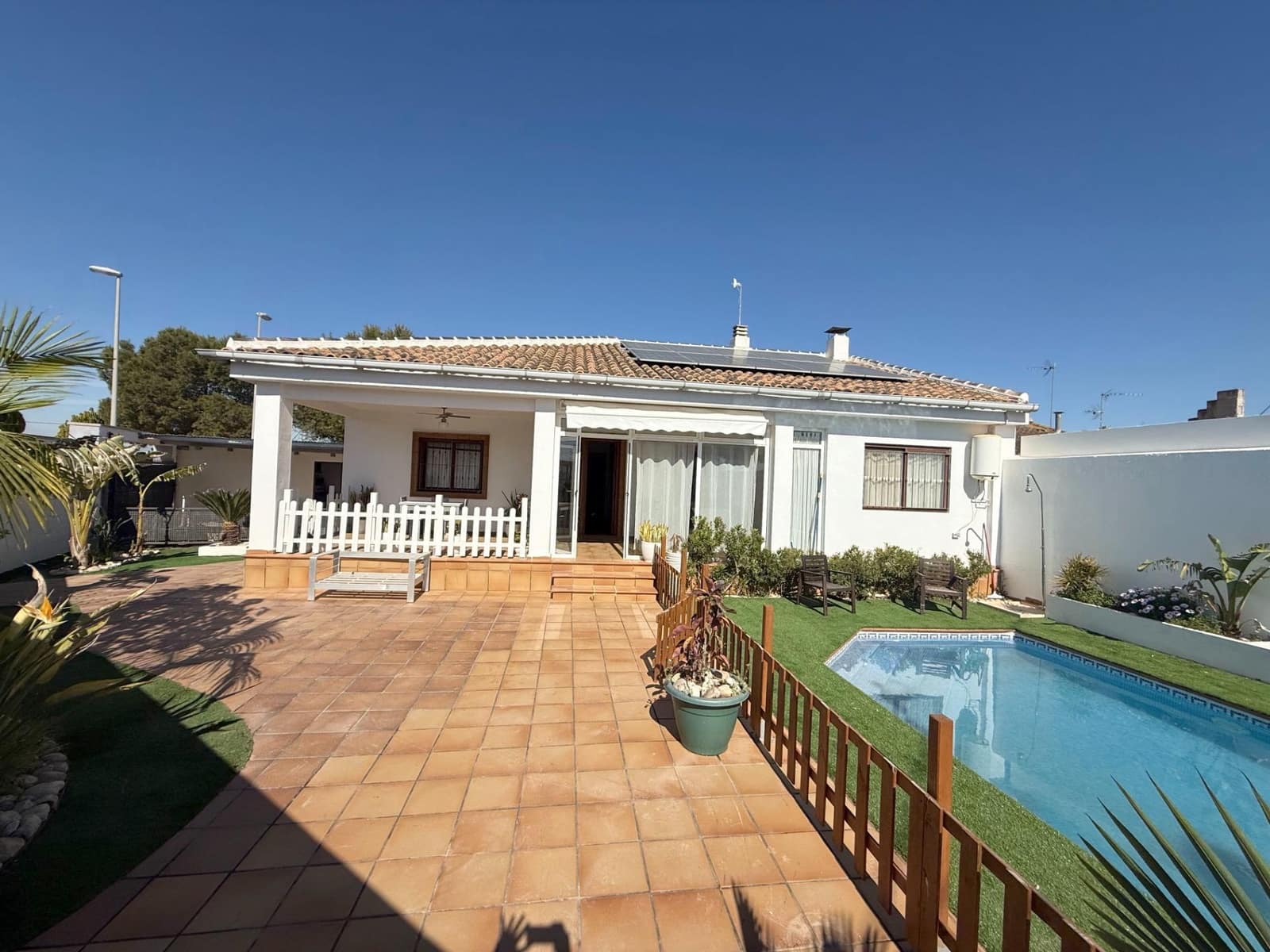 3 soveværelse Finca/Landehus til salg i Roldan med swimmingpool - € 385.000 (Ref: 9630282)