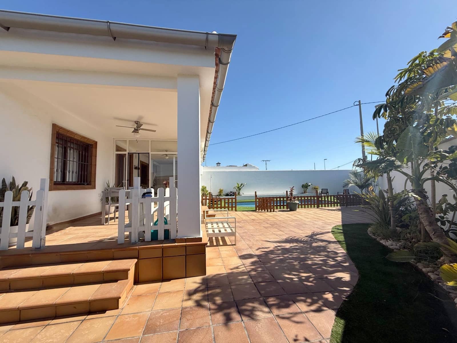 3 soveværelse Finca/Landehus til salg i Roldan med swimmingpool - € 385.000 (Ref: 9630282)