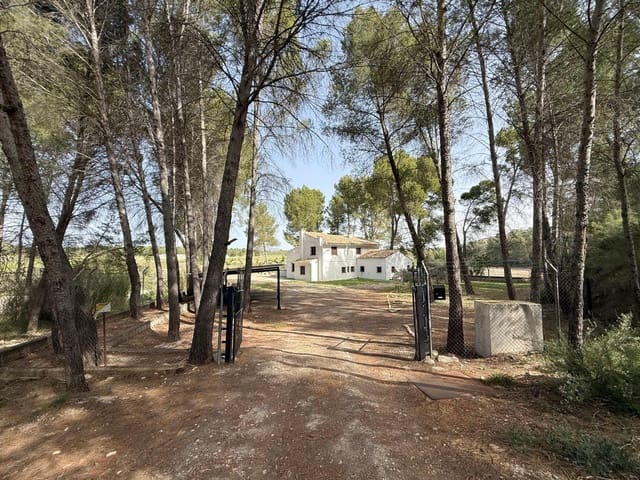 4 soveværelse Finca/Landehus til salg i Calasparra med swimmingpool - € 325.000 (Ref: 9770823)
