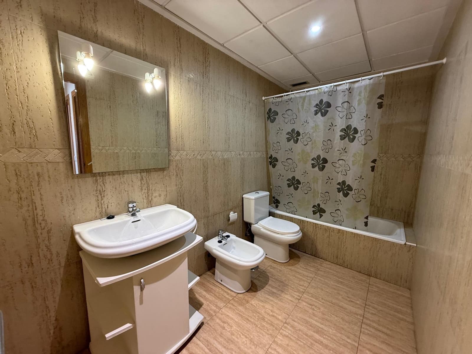 3 bedroom Apartment for rent in Roldan - € 700 (Ref: 9839512)