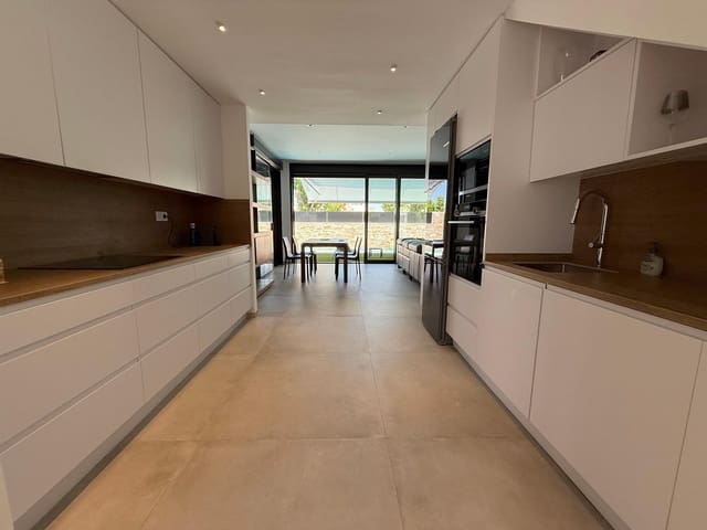 Chalet de 3 habitaciones en Santiago de la Ribera, San Javier en venta con piscina - 549.000 € (Ref: 9862037)