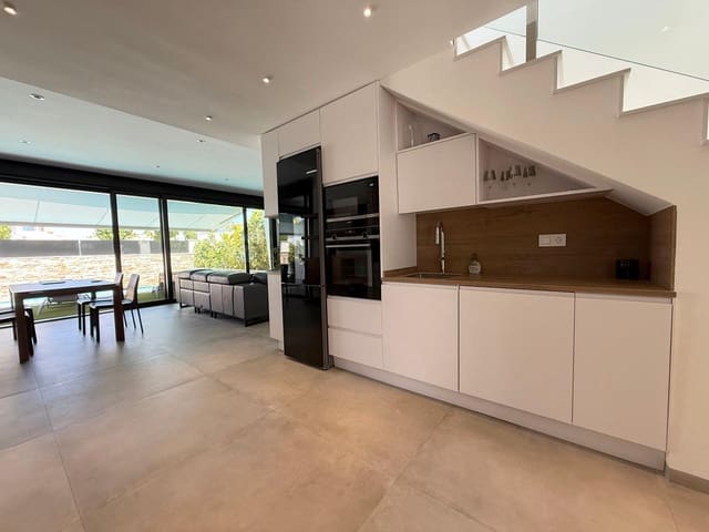 Chalet de 3 habitaciones en Santiago de la Ribera, San Javier en venta con piscina - 549.000 € (Ref: 9862037)