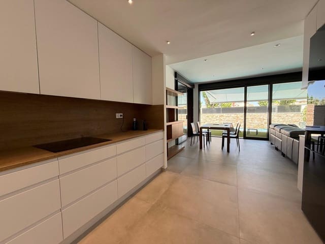 Chalet de 3 habitaciones en Santiago de la Ribera, San Javier en venta con piscina - 549.000 € (Ref: 9862037)