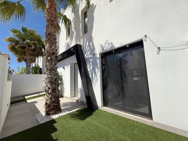 Chalet de 3 habitaciones en Santiago de la Ribera, San Javier en venta con piscina - 549.000 € (Ref: 9862037)