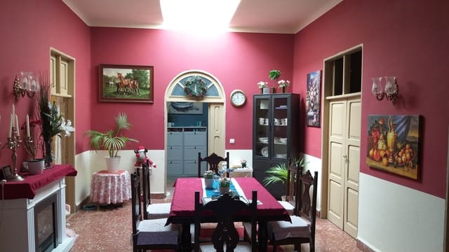 6 bedroom Finca/Country House for sale in Telde - € 495,000 (Ref: 10073249)