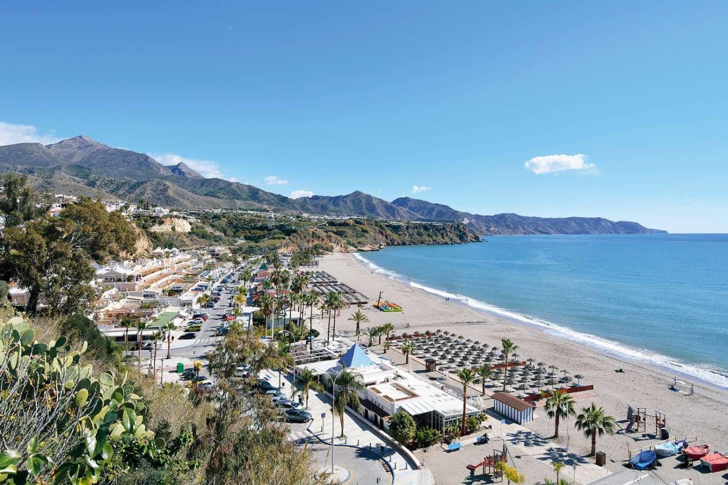Apartamento de 2 habitaciones en Nerja en venta - 329.000 € (Ref: 10097476)