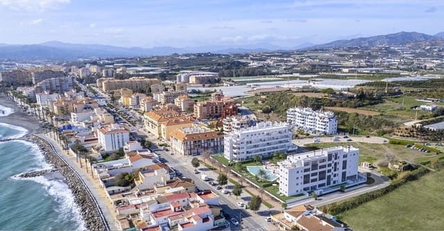Apartamento de 2 habitaciones en Algarrobo Costa, Algarrobo en venta con garaje - 215.000 € (Ref: 7651910)