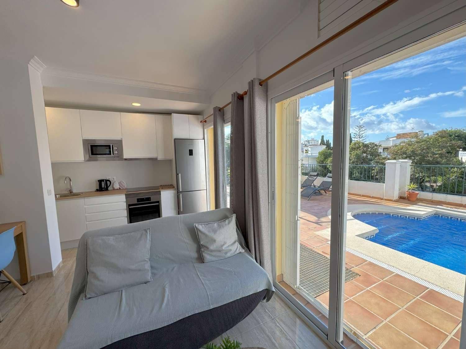 1 soverom Leilighet til salgs i Nerja med svømmebasseng - € 490 (Ref: 8101938)