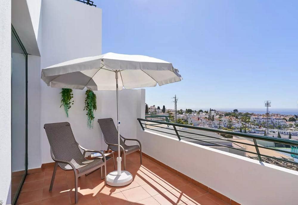 2 makuuhuone Huoneisto lomavuokrausta paikassa Nerja mukana uima-altaan 
autotalli - 455 € (Ref: 8101943)