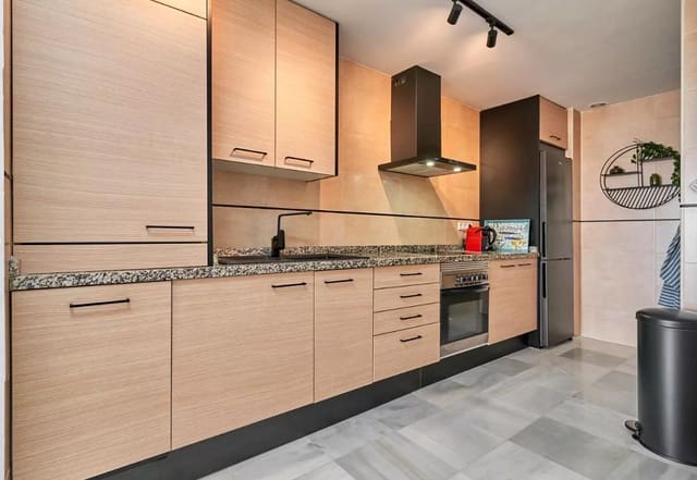 2 makuuhuone Huoneisto lomavuokrausta paikassa Almijara, Nerja mukana uima-altaan 
autotalli - 455 € (Ref: 8101943)