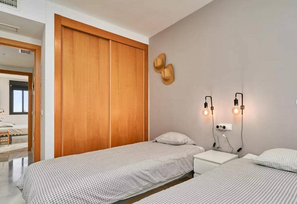 Appartement de 2 chambres de location de vacances à Nerja avec piscine garage - 455 € (Ref: 8101943)