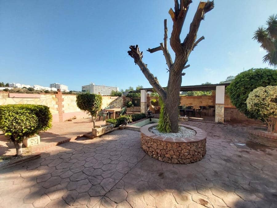 4 soveværelse Villa til salg i Nerja med swimmingpool - € 1.400.000 (Ref: 8487760)