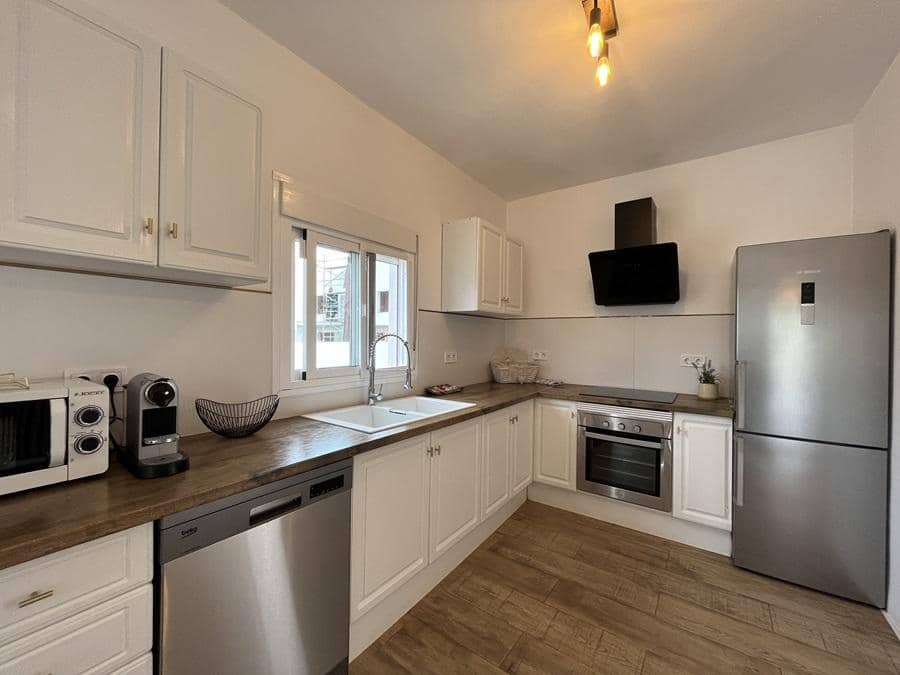 4 soveværelse Byhus til salg i Nerja med swimmingpool garage - € 800.000 (Ref: 8582309)