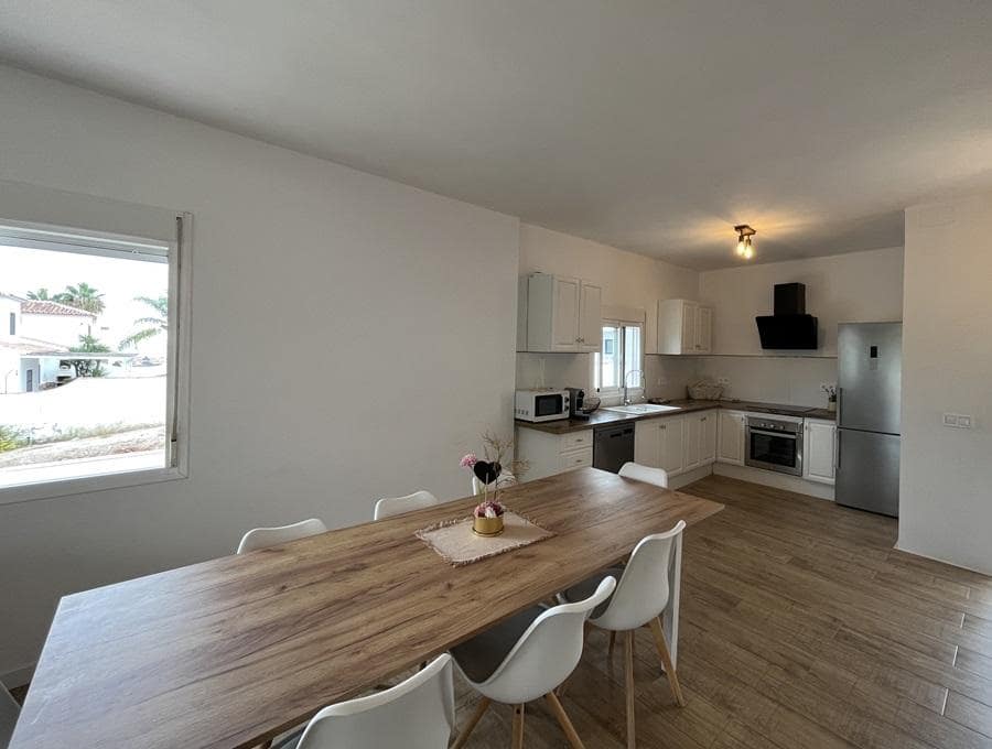 4 soveværelse Byhus til salg i Nerja med swimmingpool garage - € 800.000 (Ref: 8582309)