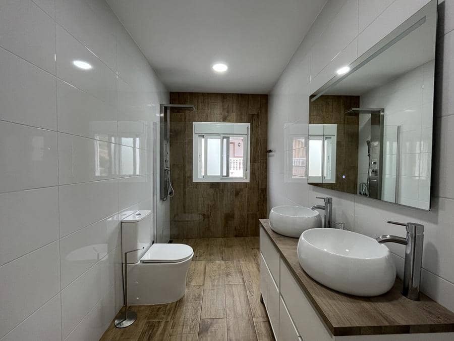 4 soveværelse Byhus til salg i Nerja med swimmingpool garage - € 800.000 (Ref: 8582309)