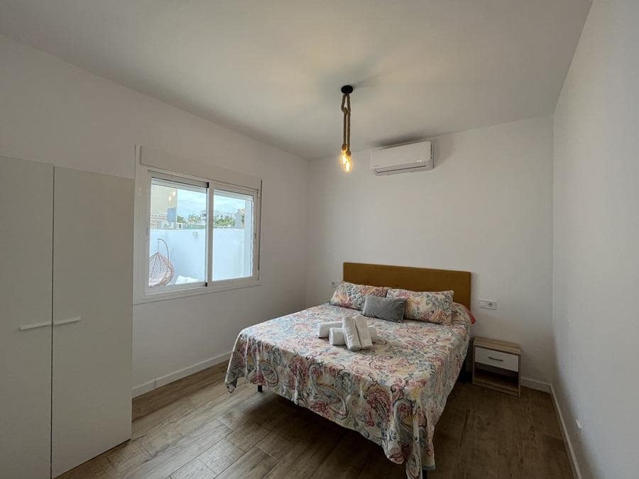 4 soveværelse Byhus til salg i Nerja med swimmingpool garage - € 800.000 (Ref: 8582309)