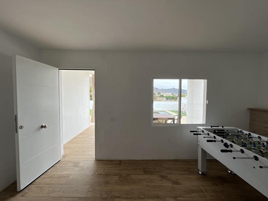 4 soveværelse Byhus til salg i Nerja med swimmingpool garage - € 800.000 (Ref: 8582309)