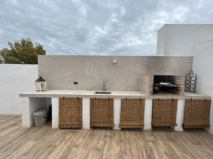 4 soveværelse Byhus til salg i Nerja med swimmingpool garage - € 800.000 (Ref: 8582309)